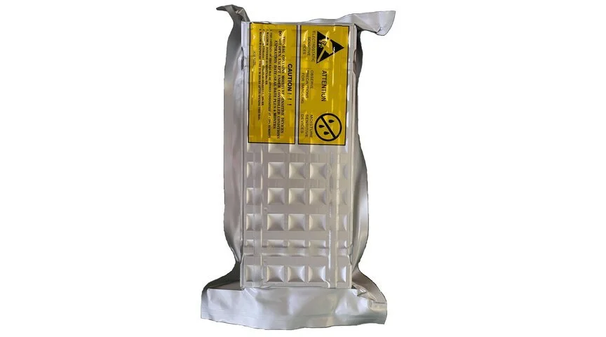 Electronic parts with vacuum pack